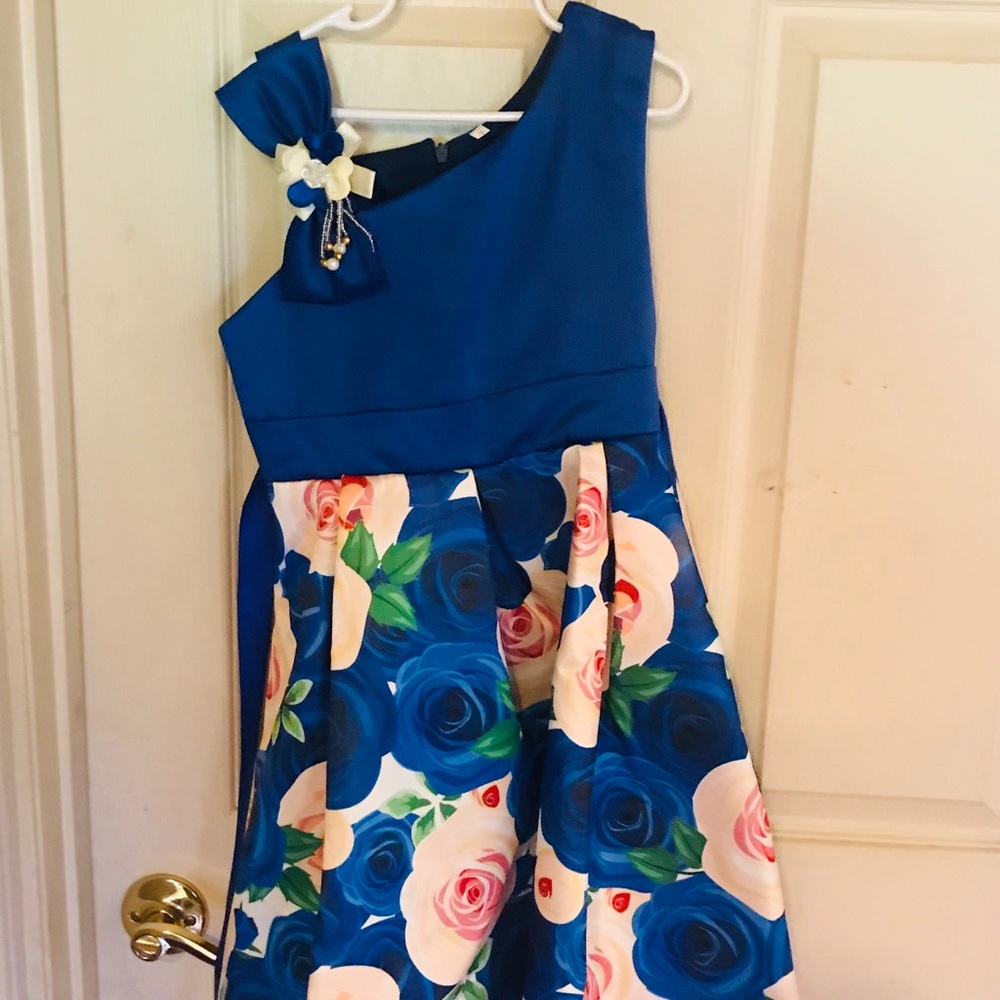 Girls dress